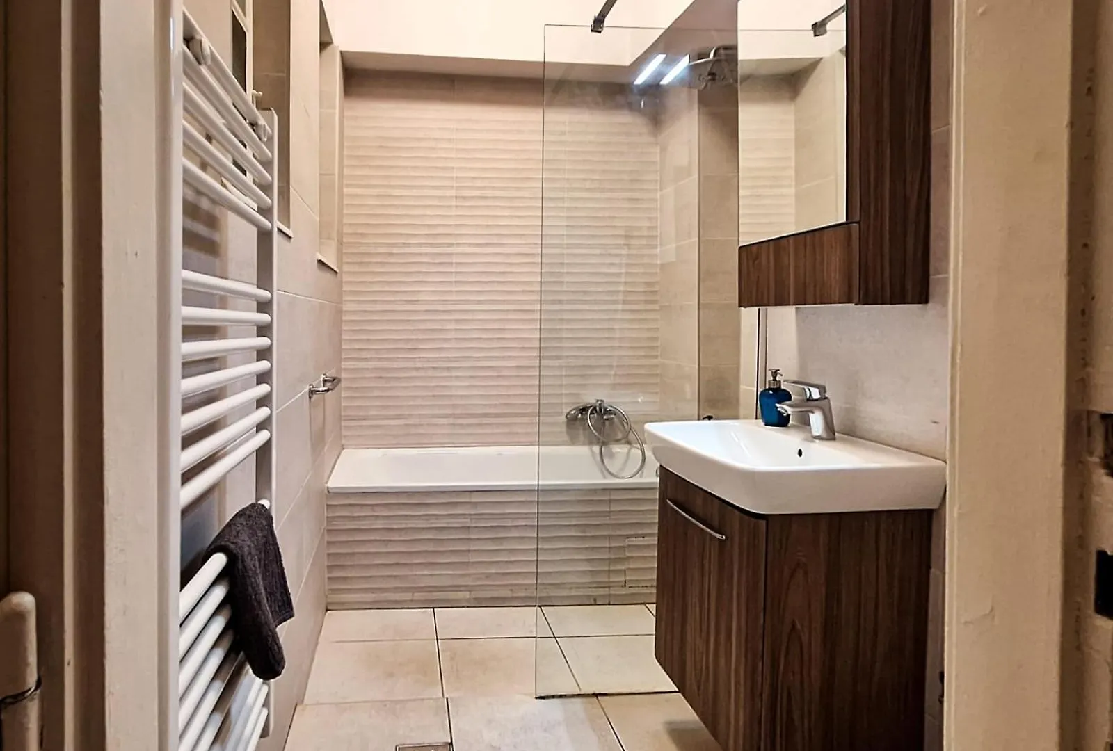 Modern Parkside Garden View Apartment 부다페스트